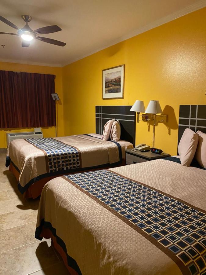 Los Fresnos Inn And Suites Exterior foto